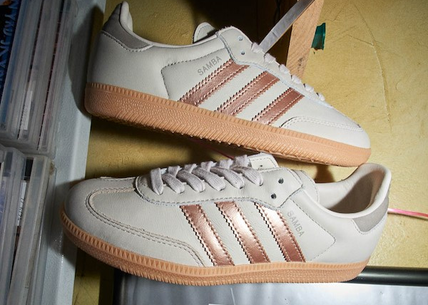 Adidas Samba OG Off White Copper Metallic Outfit