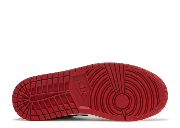 Jordan 1 Low Bred Toe Bottom
