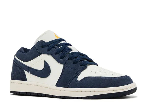 Jordan 1 Low SE Obsidian Suede Front
