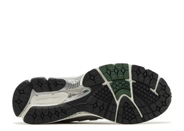 New Balance 1906R Silver Metallic Nightwatch Green Bottom