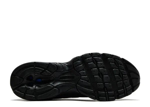 New Balance 740 Triple Black Bottom