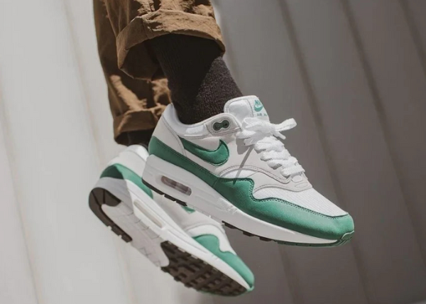Nike Air Max 1 Anniversary Green Outfit