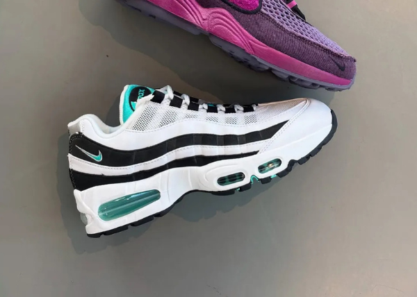 Nike Air Max 95 OG Big Bubble Black Border Outfit