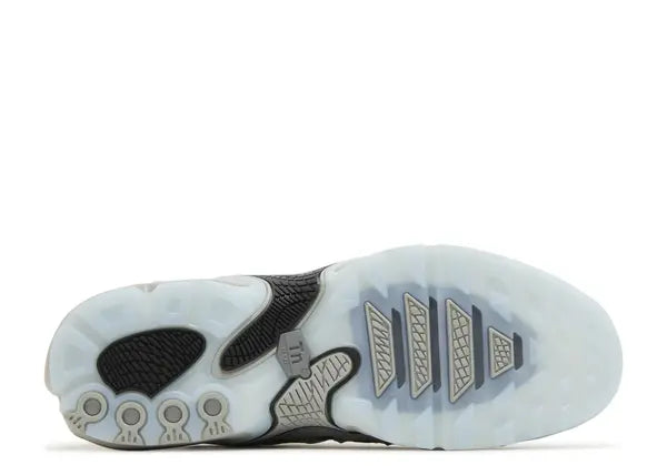 Nike Air Max Plus Drift Light Smoke Grey Bottom
