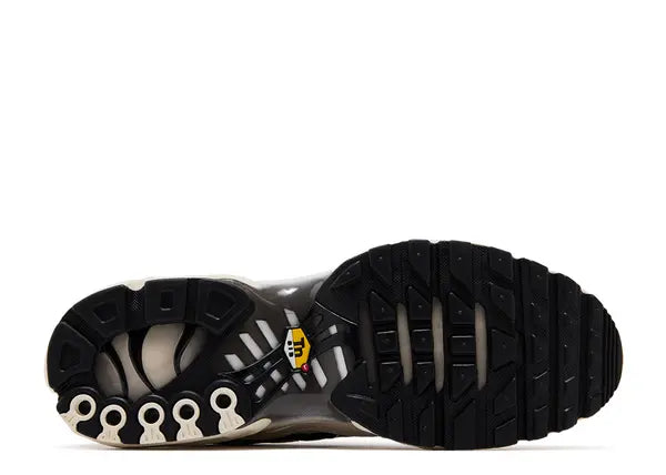 Nike Air Max Plus Light Orewood Brown Cave Stone Bottom