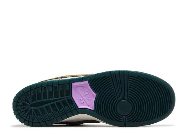 Nike SB Dunk Low Alexis Sablone Chameleon Bottom