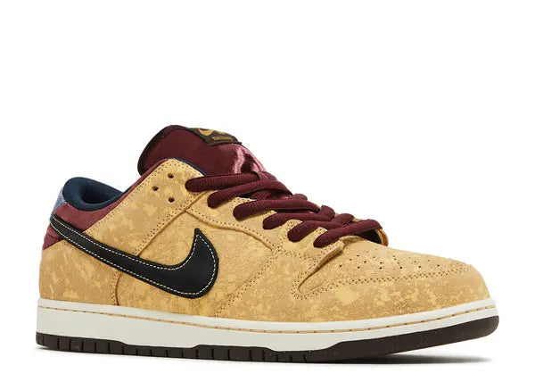 Nike SB Dunk Low City of Cinema Front