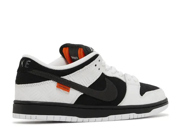 Nike SB Dunk Low TIGHTBOOTH Back
