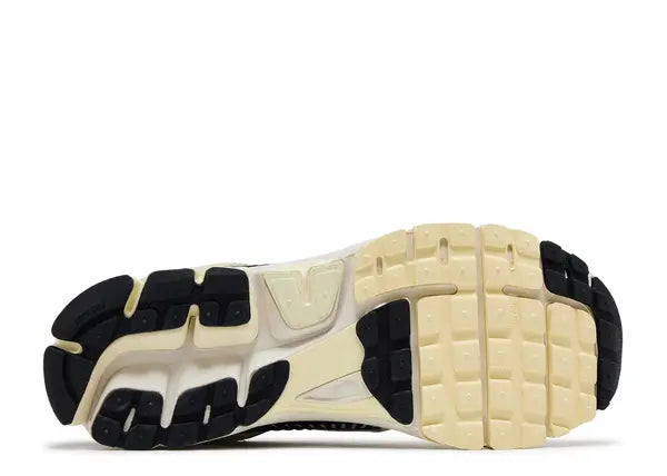 Nike Zoom Vomero 5 Alabaster Black Bottom