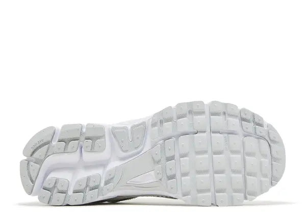 Nike Zoom Vomero 5 Chrome Toe Bottom