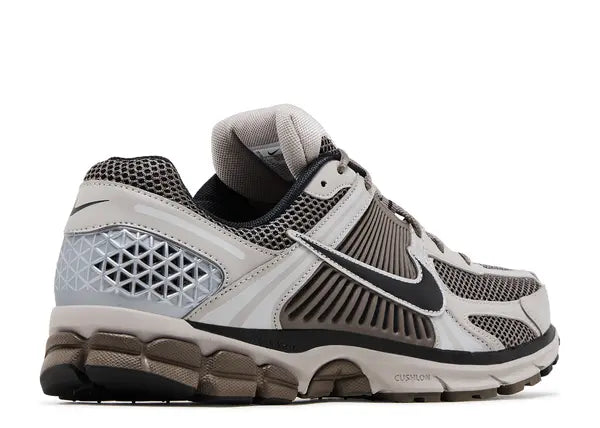 Nike Zoom Vomero 5 College Grey Cave Stone Back