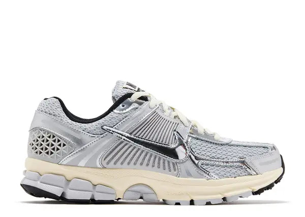 Nike Zoom Vomero 5 Grey Fog Chrome Side
