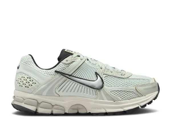 Nike Zoom Vomero 5 Light Silver Chrome Side