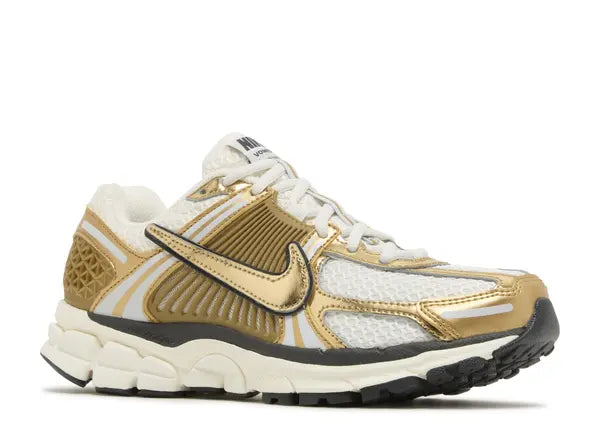 Nike Zoom Vomero 5 Metallic Gold Front