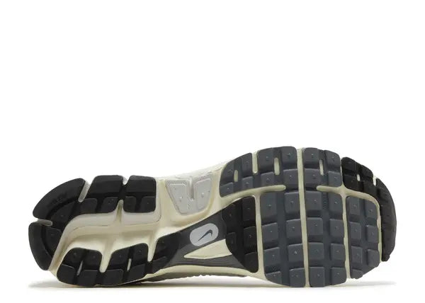 Nike Zoom Vomero 5 Platinum Tint Bottom