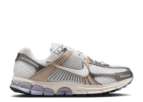 Nike Zoom Vomero 5 Platinum Tint Metallic Gold Side