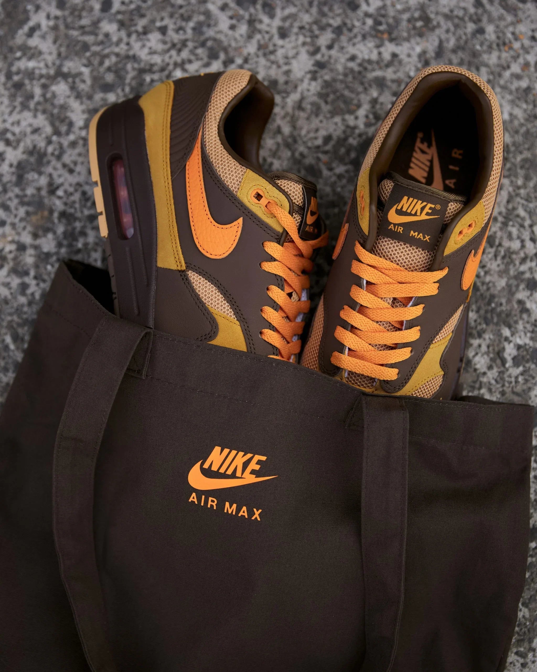 Nike Air Max 1 King's Day outfit