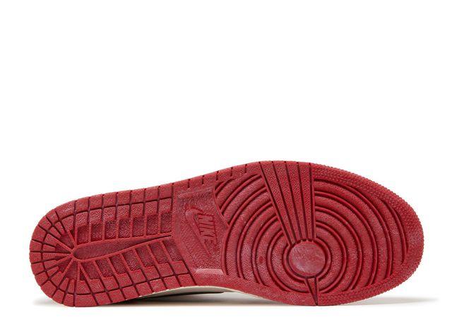 Jordan 1 Retro OG Chicago Lost and Found Bottom
