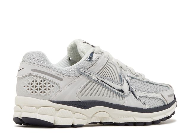 Nike Zoom Vomero 5 Photon Dust Metallic Silver Back