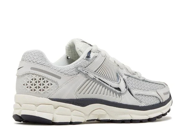 Nike Zoom Vomero 5 Photon Dust Metallic Silver Back