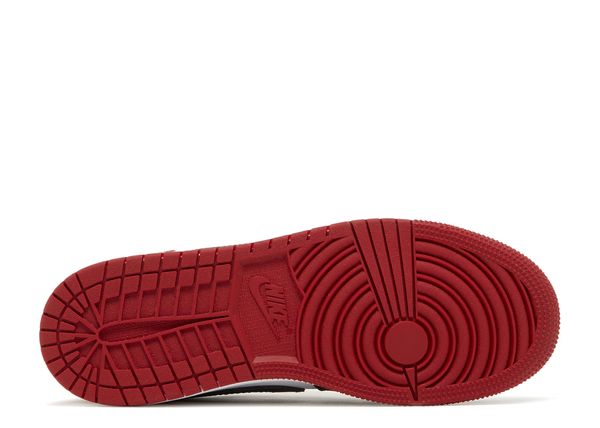 Jordan 1 Retro Low OG Black Toe (GS) Bottom