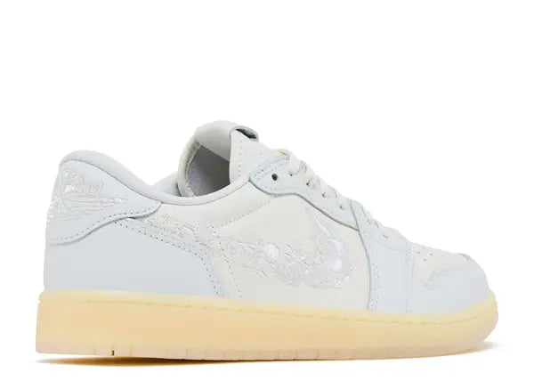 Jordan 1 Retro Low OG Rabbit Floral Swoosh Back