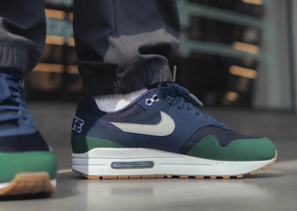 air max 1 essential gorge green