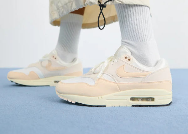 Nike Air Max 1 Guava Ice Outfit