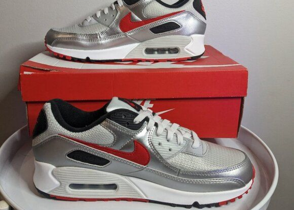 Nike Air Max 90 Icons Silver Bullet Outfit