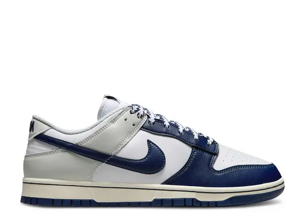 Nike Dunk Low New York Yankees