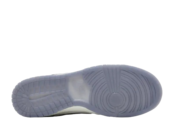 Nike Dunk Low SE Light Carbon Bottom