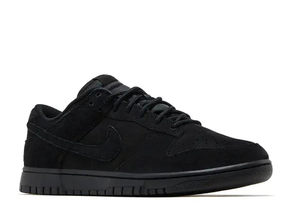 Nike Dunk Low SE Triple Black Front