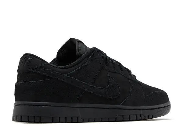 Nike Dunk Low SE Triple Black Back