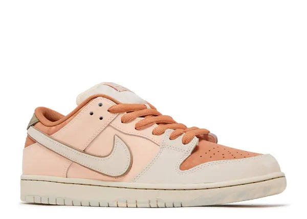 Nike SB Dunk Low Trocadéro Gardens Front