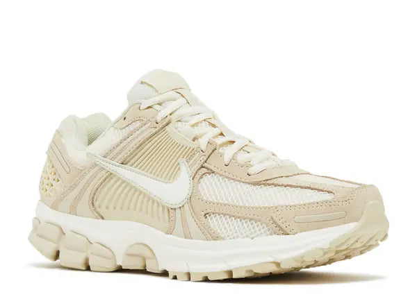 Nike Zoom Vomero 5 Beach Light Khaki Front