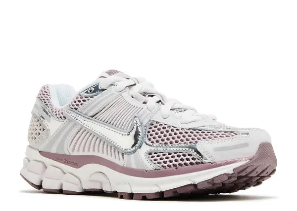 Nike Zoom Vomero 5 Metallic Silver Platinum Violet Front