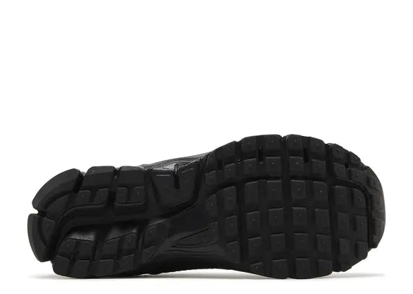 Nike Zoom Vomero 5 Triple Black (GS) Bottom