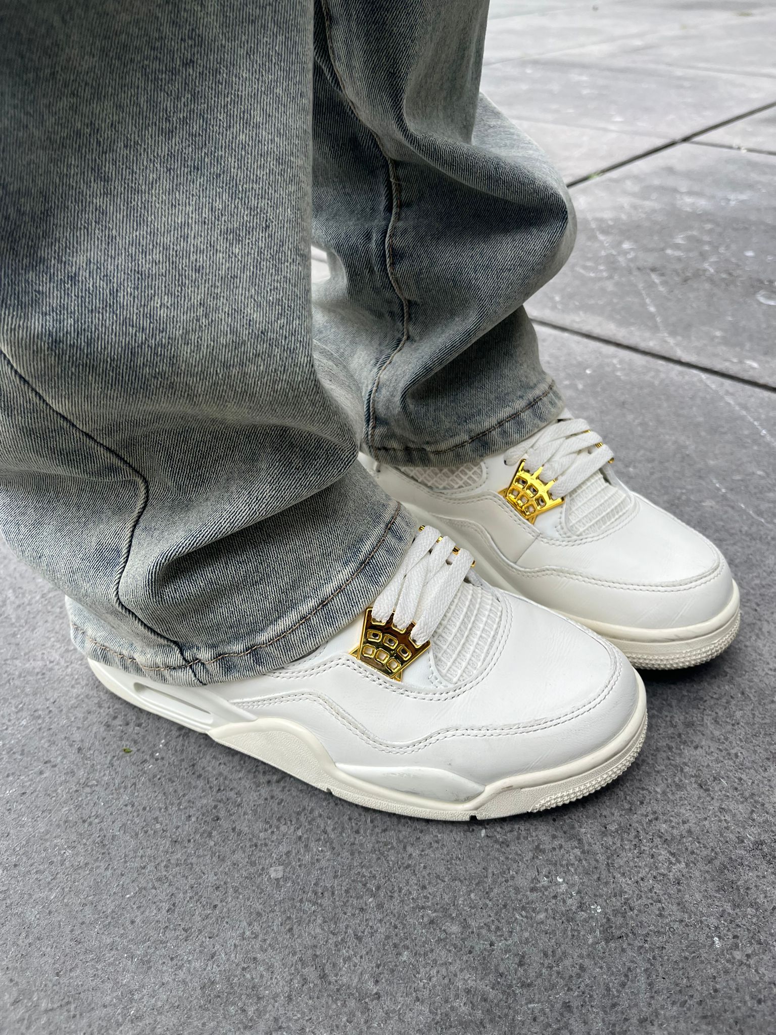 Air Jordan 4 Retro Metallic Gold Outfit Stylen